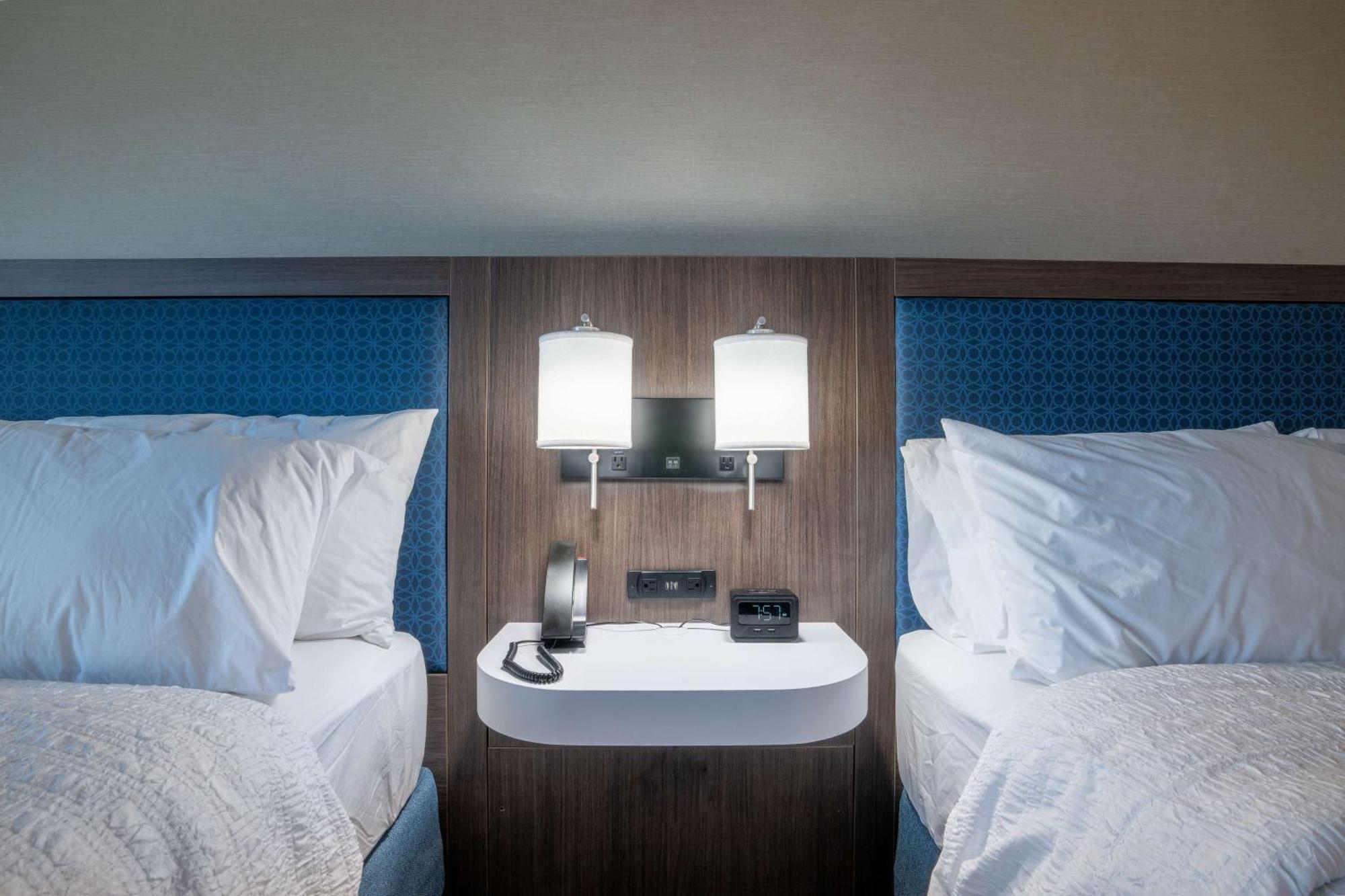 Hampton Inn By Hilton Huntley Chicago Экстерьер фото